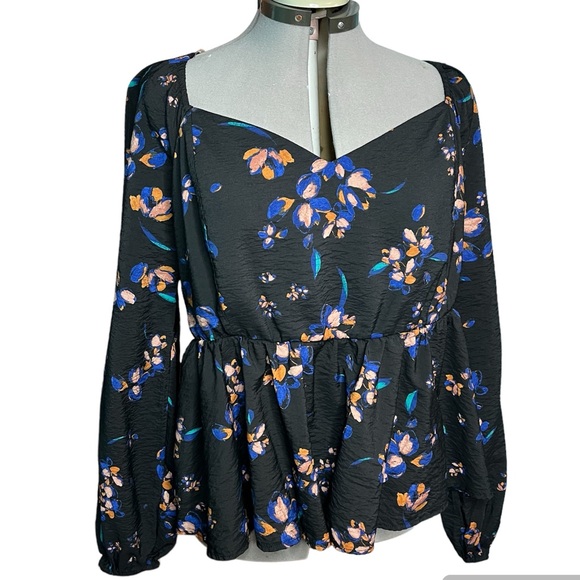 Ava & Viv Women's Top Size 1X Black Peplum Floral Print Long Sleeve Plus - Picture 4 of 9
